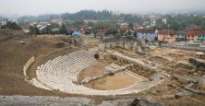 Antik Tiyatro aslına dönecek kazı alanı genişleyecek