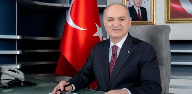 BAŞKAN ÖZLÜ’DEN 29 EKİM MESAJI CUMHURİYET BAYRAMININ 102’NCİ YILINI KUTLADI