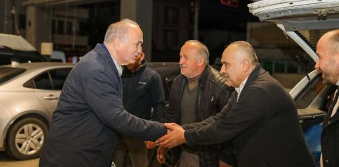 BAŞKAN ÖZLÜ KESTANE PAZARI’NI ZİYARET ETTİ