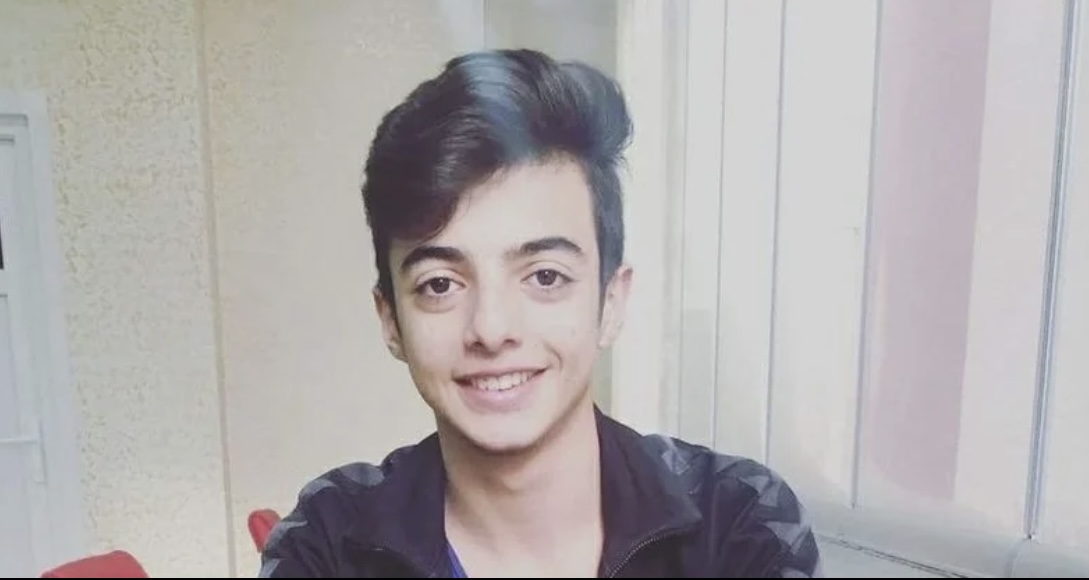 D877B057-5ED9-4E4D-B71F-620BF072D706