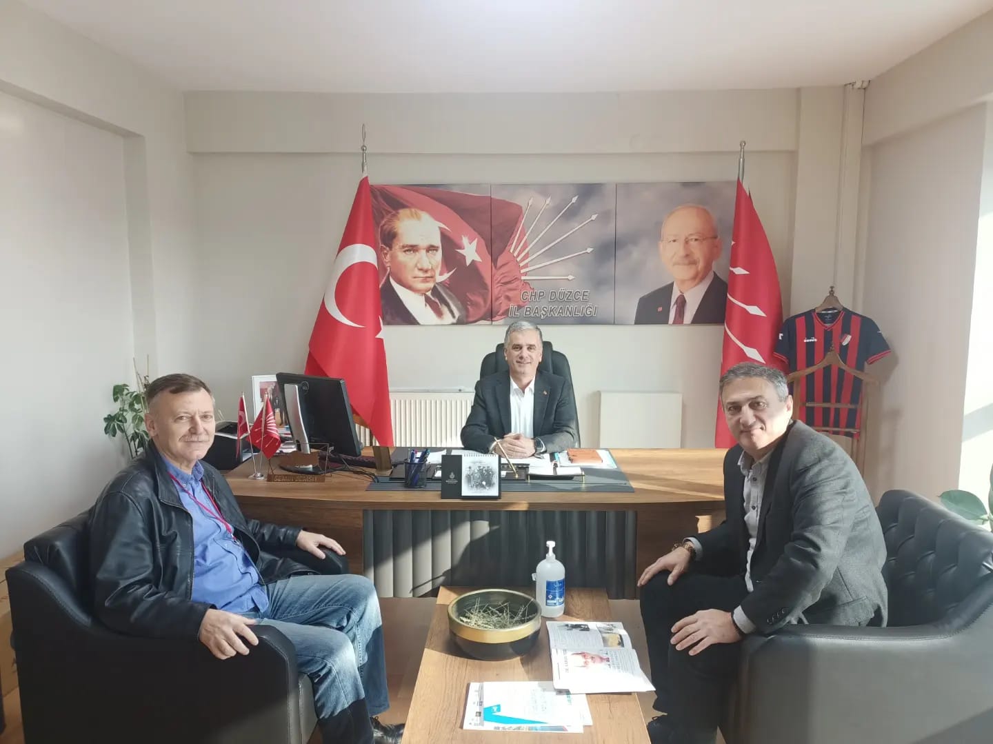 AA462E00-EDD0-4C4A-B407-7E6DF3117561