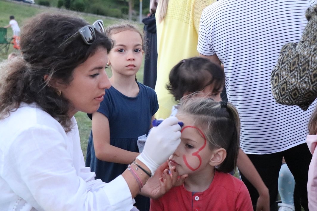 6BF8EDF2-4352-411D-9204-89659EDDE98E