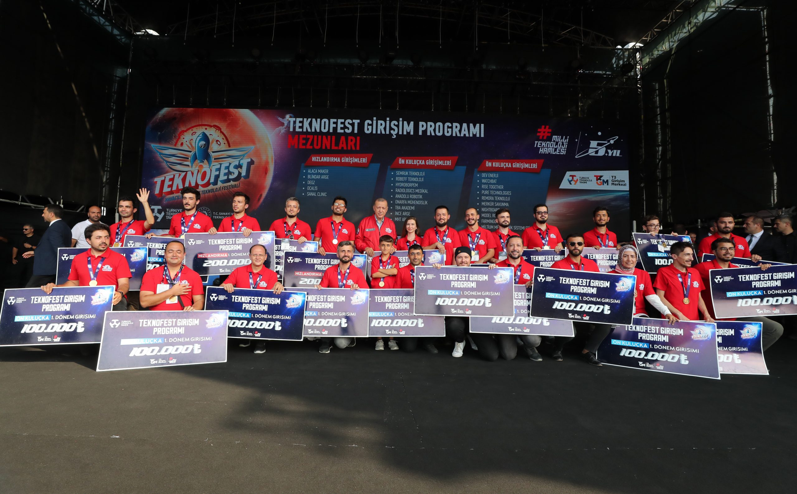 0182FB34-8590-4DFF-8B3F-D0DDF8775917