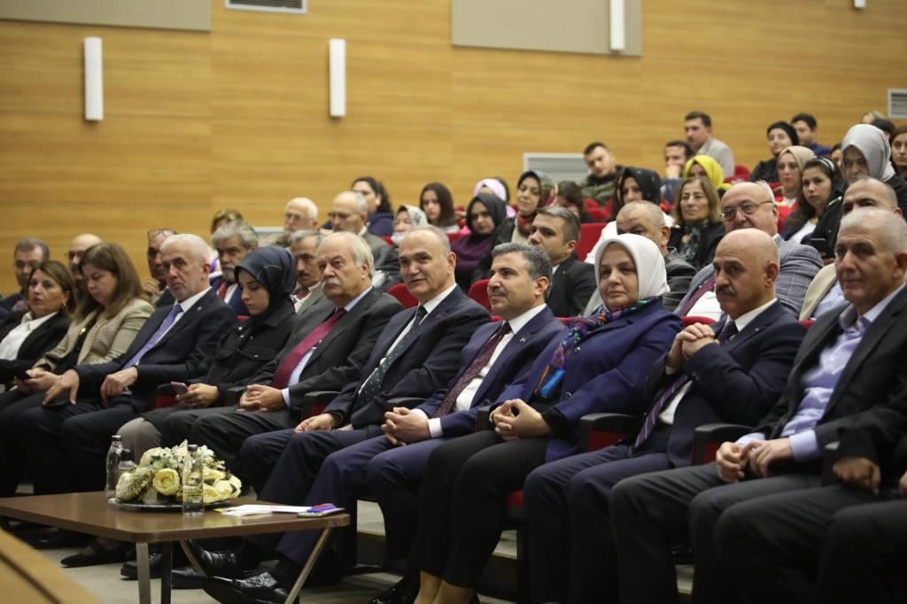 68D9E277-EE76-4ABE-9C8A-8BD0E433D1DE