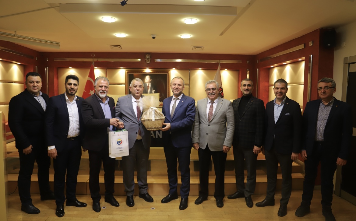 5229F953-B2F7-4D06-B896-0E250F122C9D