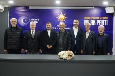 DÜZCE'DE EMEKLİ EĞİTİMCİLER AK PARTİ'YE KATILDI