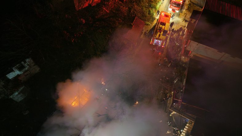 TEK BAŞINA YAŞADIĞI EVİNDE ALEVLERİN ARASINDA HAYATINI KAYBETTİ