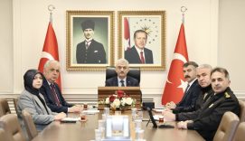 OKUL GÜVENLİĞİ İÇİN TÜRKİYE GENELİNDE ORTAK ADIM DÜZCE VALİSİ MAKAS GÜVENLİK TOPLANTISINA KATILDI