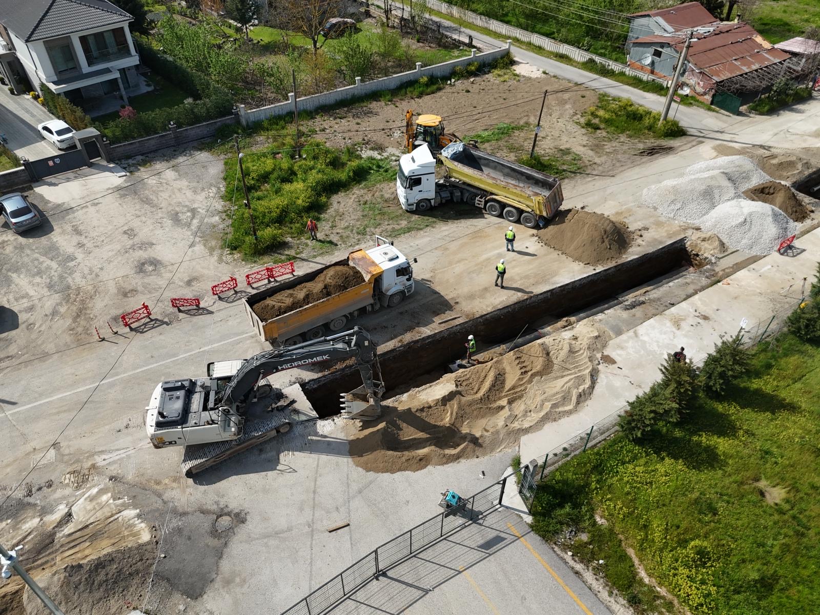 ŞEBEKE YENİLEME ÇALIŞMALARI HIZ KESMEDEN SÜRÜYOR