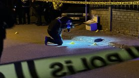 EŞİNİN KADES İHBARIYLA EVE GELEN POLİSLERE ATEŞ AÇTI SAKARYA'DAKİ ÇATIŞMANIN DETAYLARI ORTAYA ÇIKTI