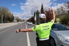 401'İ HIZDAN BİN 325 ARAÇ SÜRÜCÜSÜNE CEZA YAZILDI