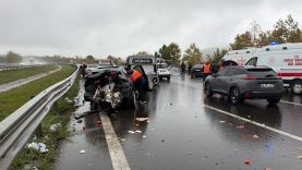 ÜSKÜDAR BELEDİYE BAŞKAN VEKİLİ KAZADA YARALANDI ZİNCİRLEME KAZADA DOKTOR HAYAT KURTARDI: 1'İ AĞIR 5 YARALI